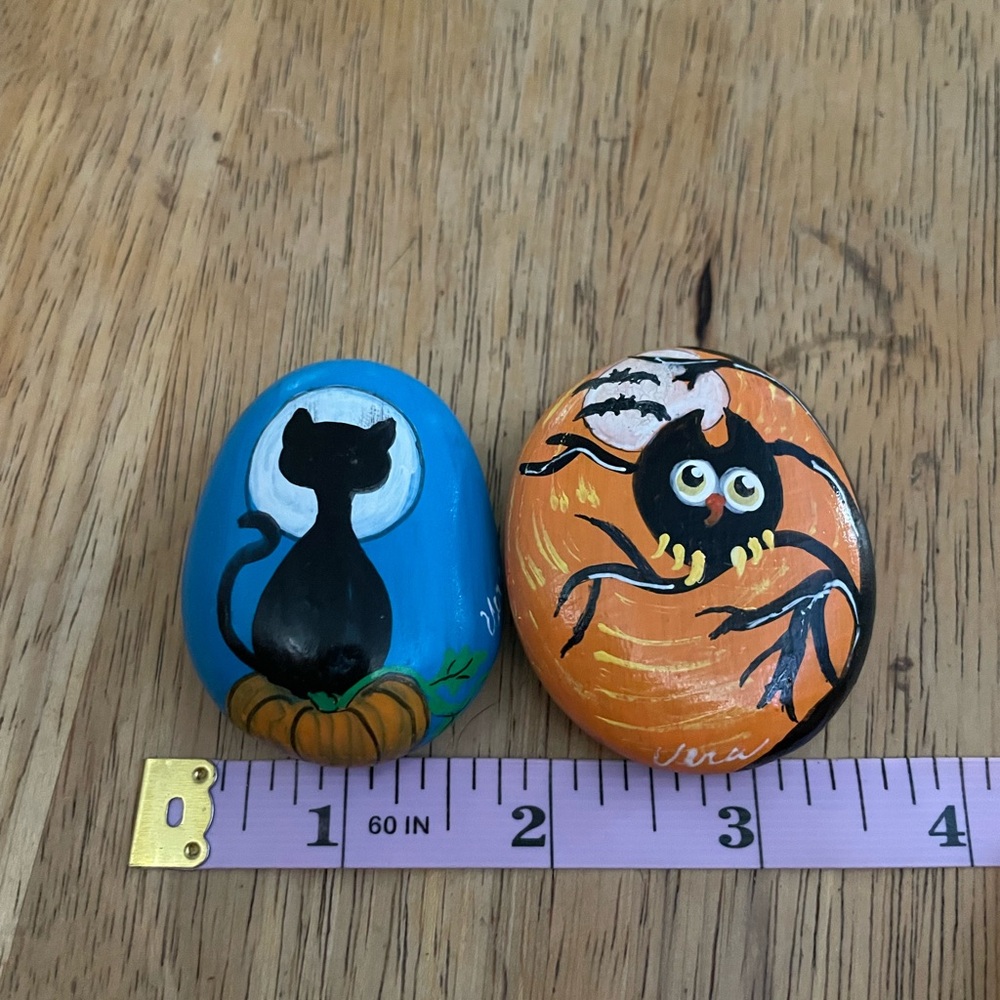 Hand crafted painted Halloween rocks black cat owl pumpkin bats moon set of two - Picture 6 of 13